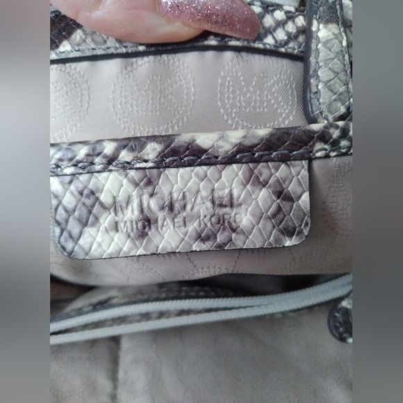 Michael Kors snakeskin purse - Picture 4 of 16